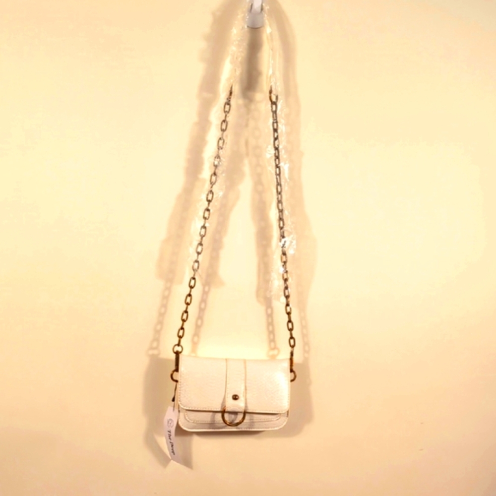 Chic White Crossbody Bag with Silver Chain